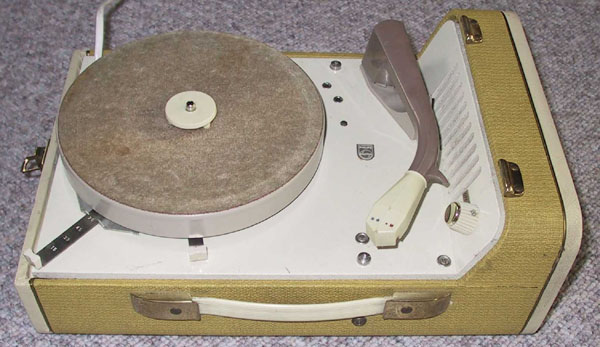 Philips rejsegrammofon som de blev lavet i 1950'erne og 1960'erne